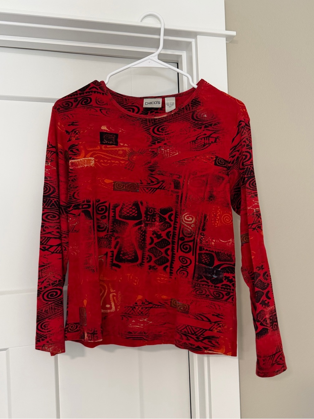 Chico's Red Long-Sleeve Abstract Print Tee